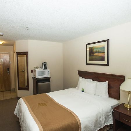 Lakeview Inns & Suites - Chetwynd Kültér fotó