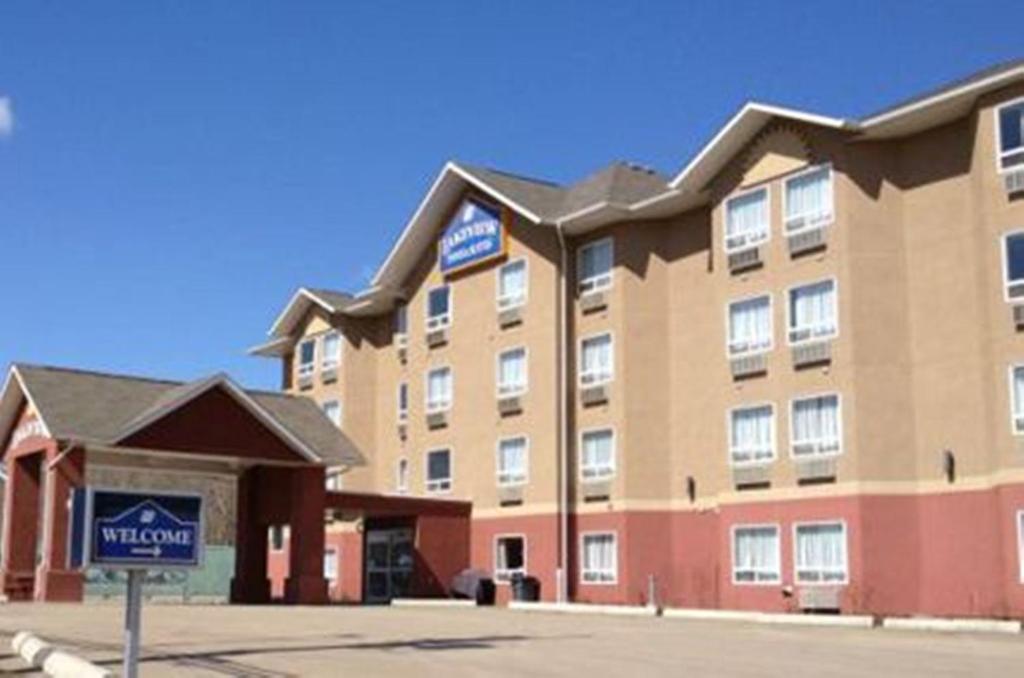 Lakeview Inns & Suites - Chetwynd Kültér fotó